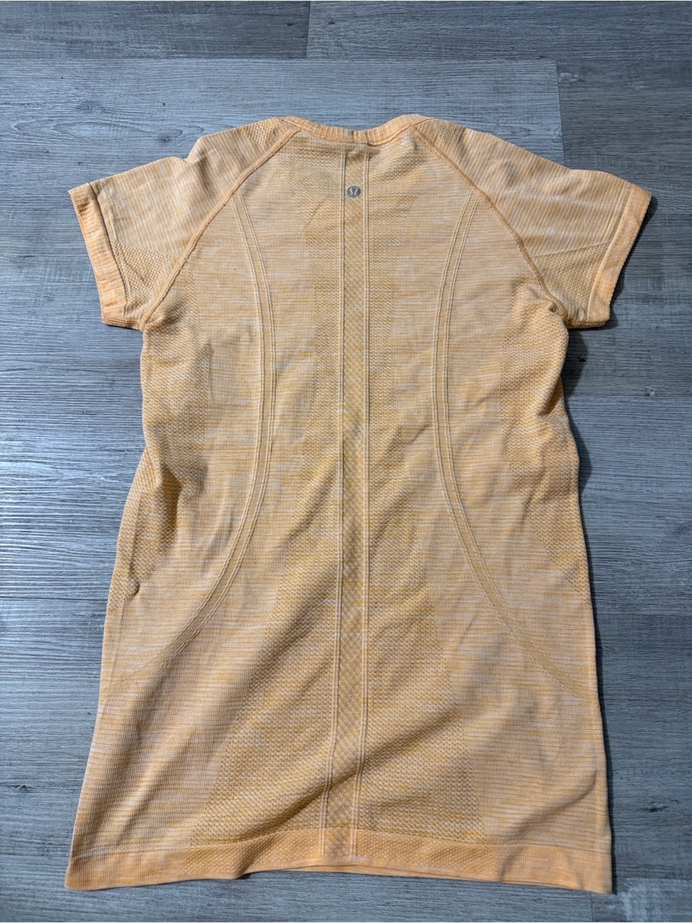 Women’s Lululemon swiftly tech short sleeve 🧡 - Picture 6 of 7